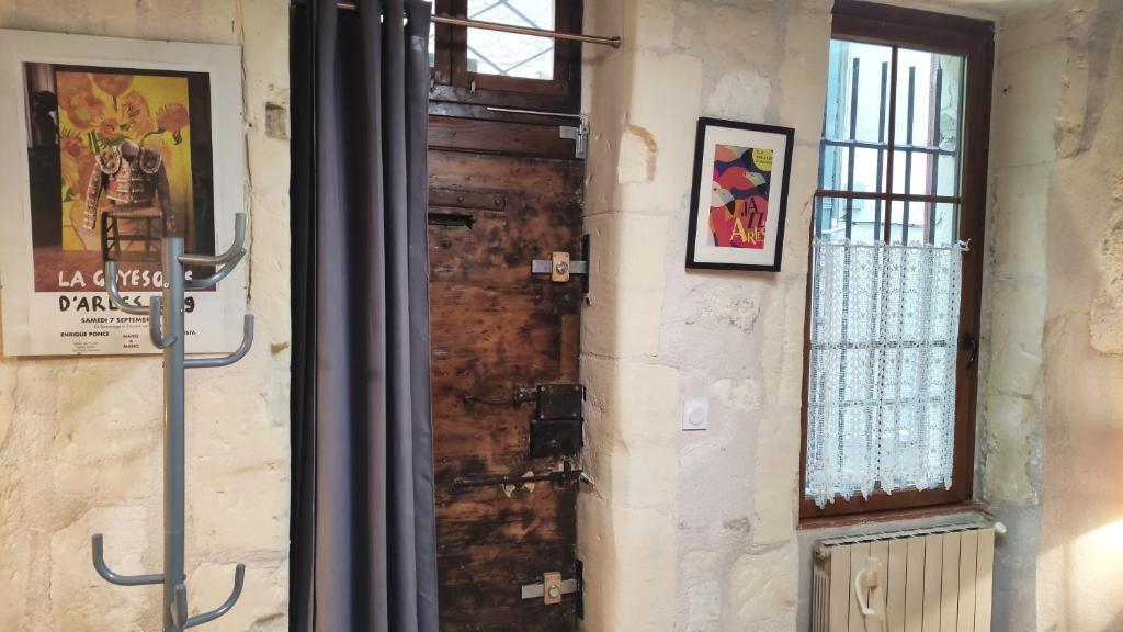 Entrée et caractère d’une maison de ville à Arles